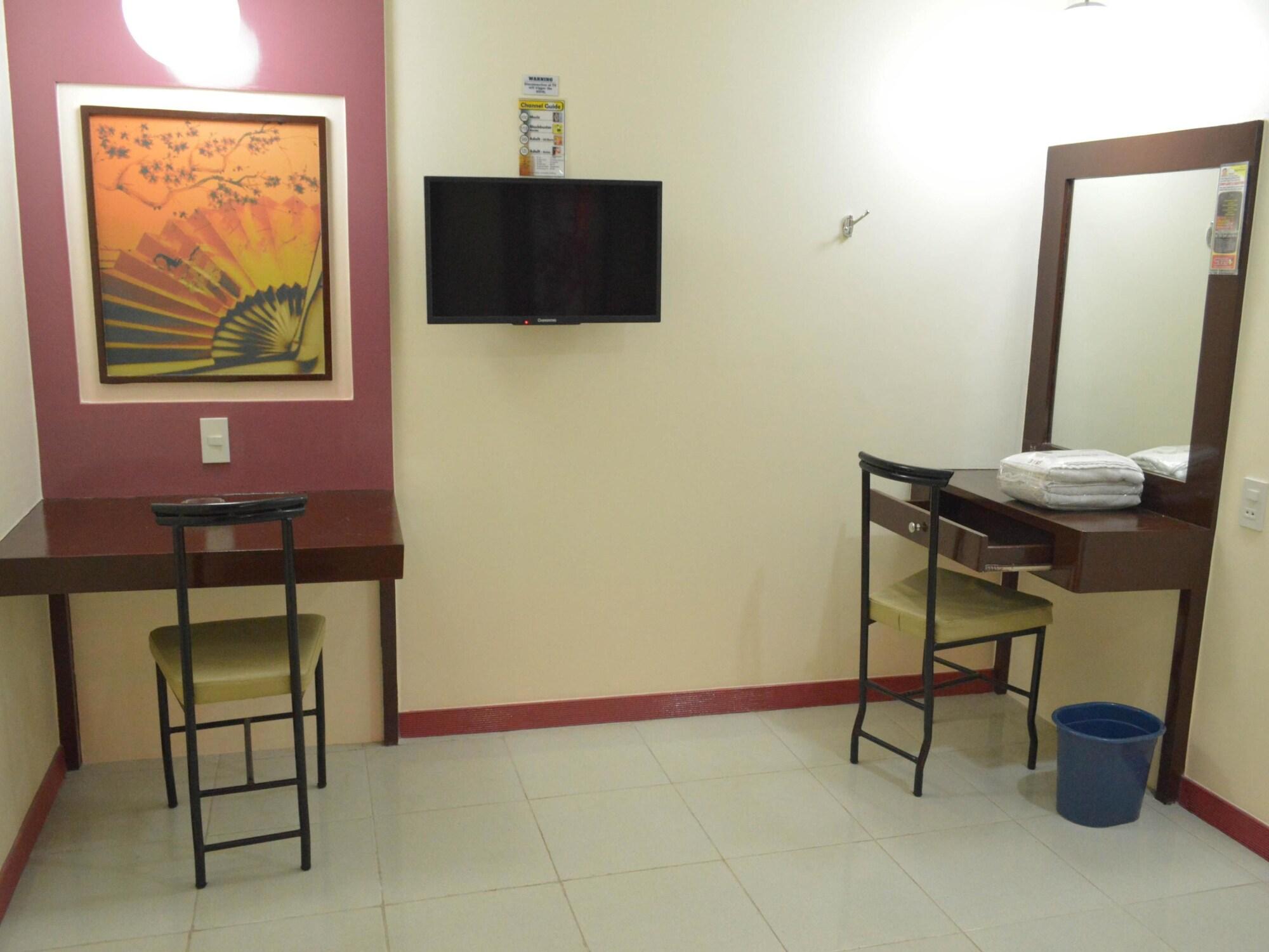 Hotel Sogo Pasay Wood Street Екстер'єр фото