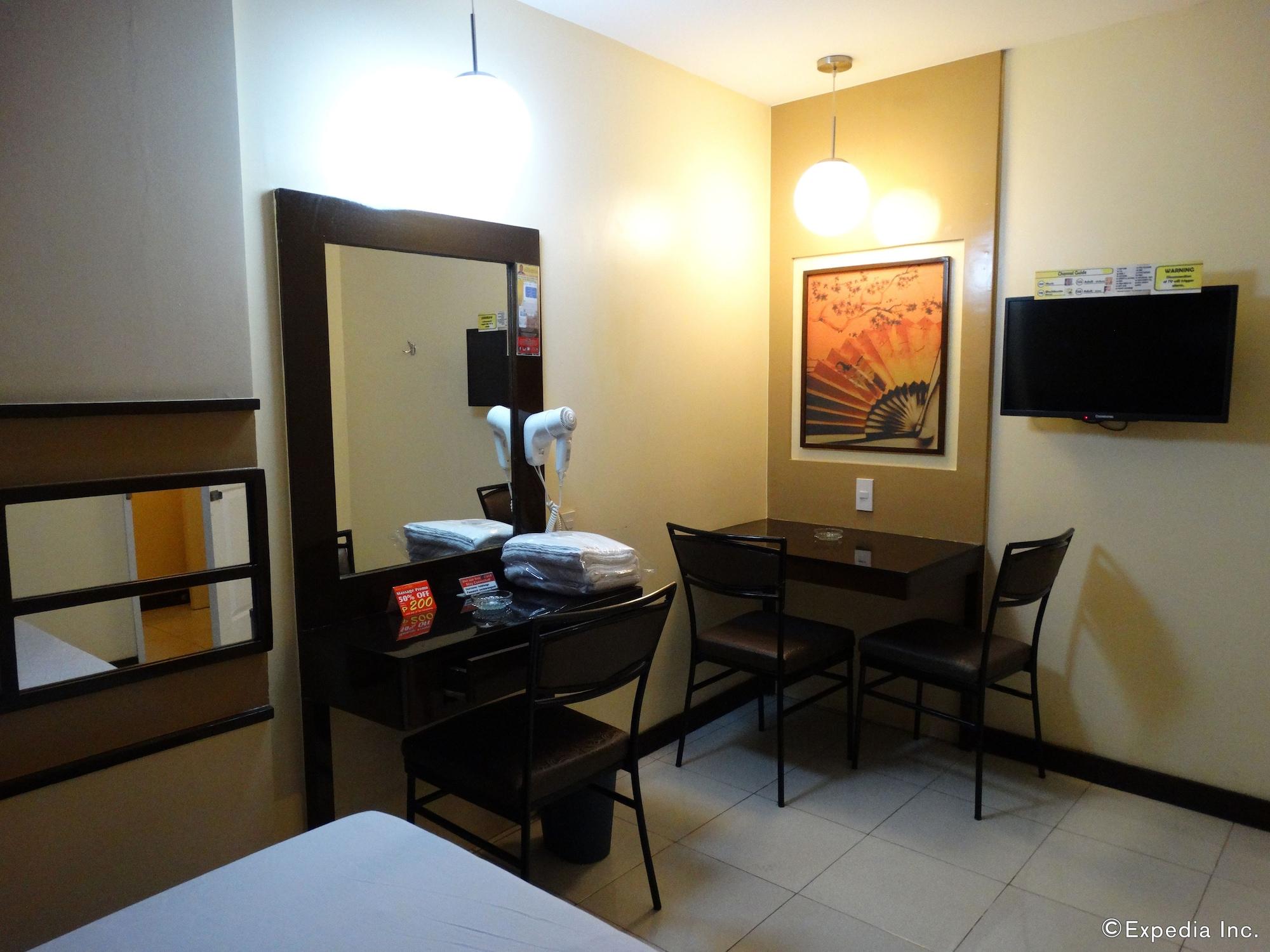 Hotel Sogo Pasay Wood Street Екстер'єр фото