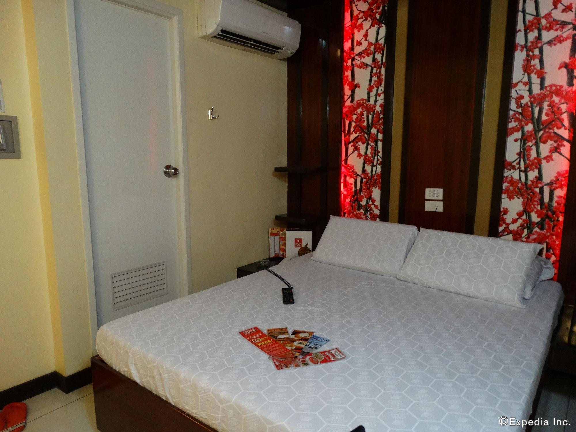 Hotel Sogo Pasay Wood Street Екстер'єр фото