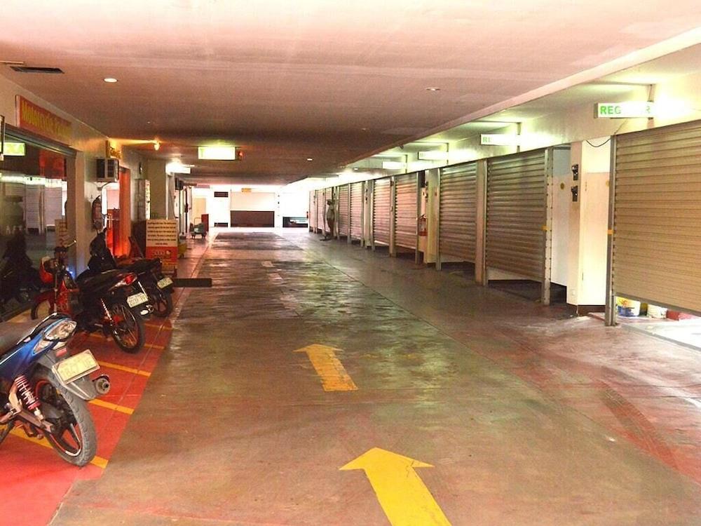 Hotel Sogo Pasay Wood Street Екстер'єр фото