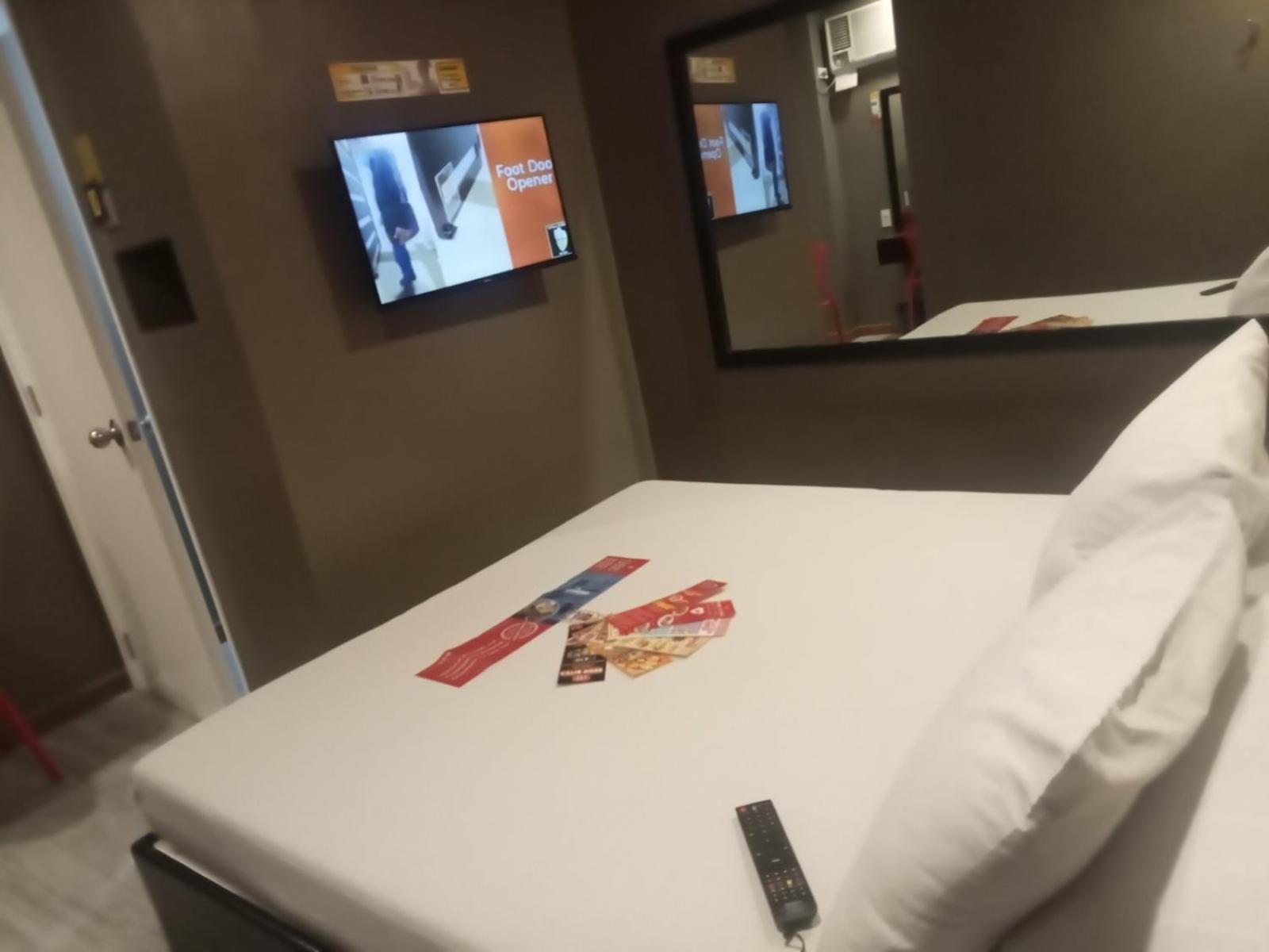 Hotel Sogo Pasay Wood Street Екстер'єр фото
