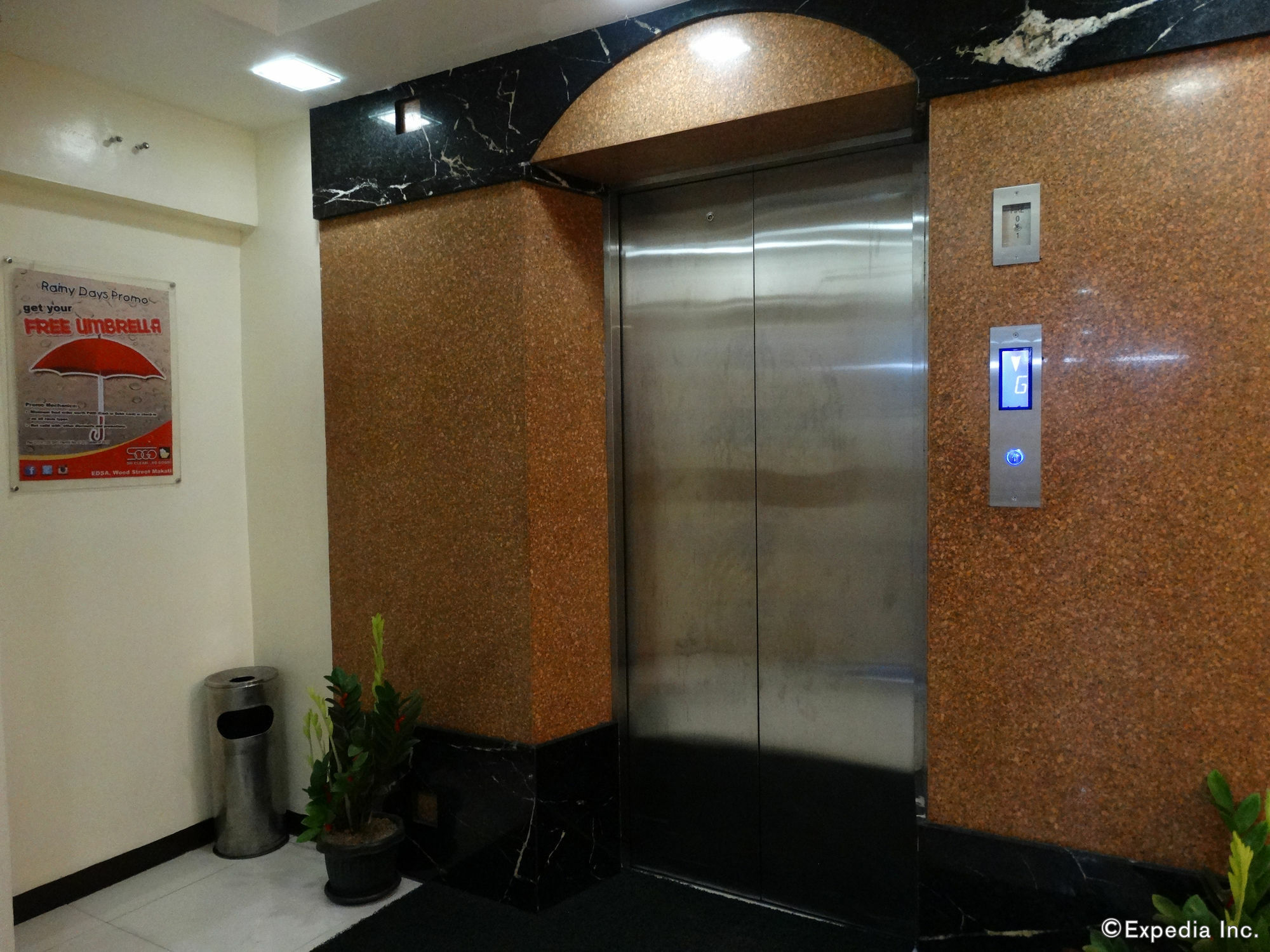 Hotel Sogo Pasay Wood Street Екстер'єр фото