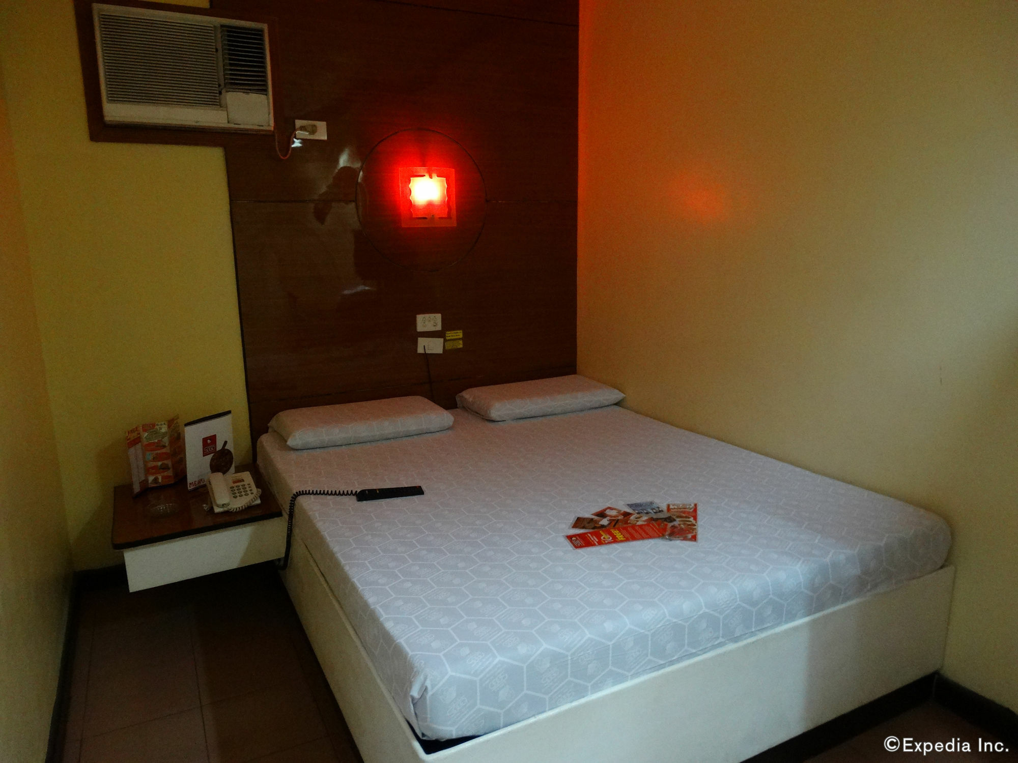 Hotel Sogo Pasay Wood Street Екстер'єр фото