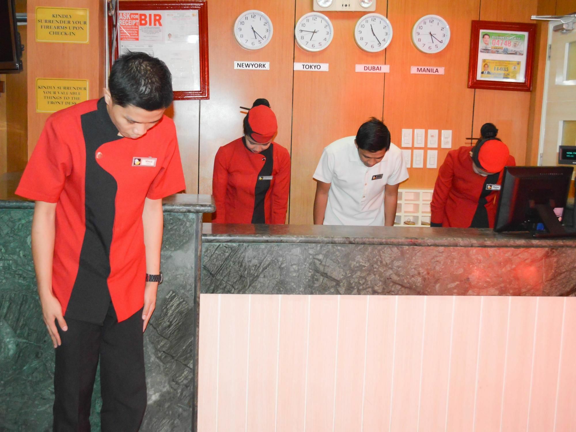 Hotel Sogo Pasay Wood Street Екстер'єр фото