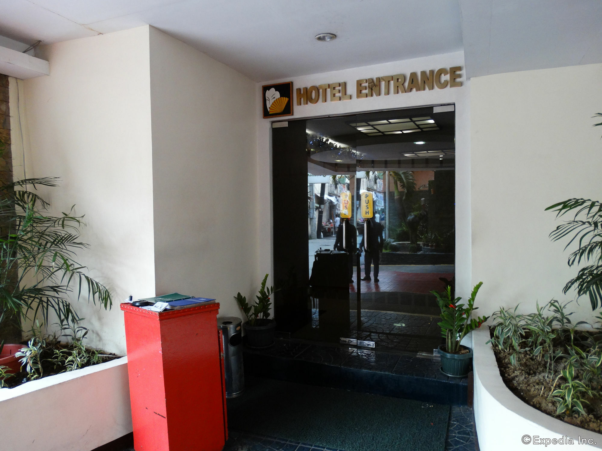 Hotel Sogo Pasay Wood Street Екстер'єр фото