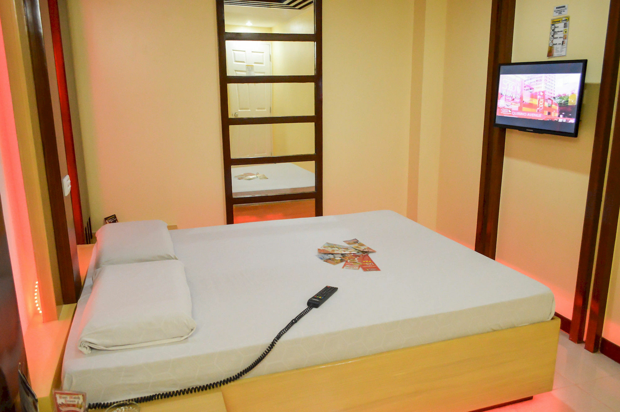 Hotel Sogo Pasay Wood Street Екстер'єр фото