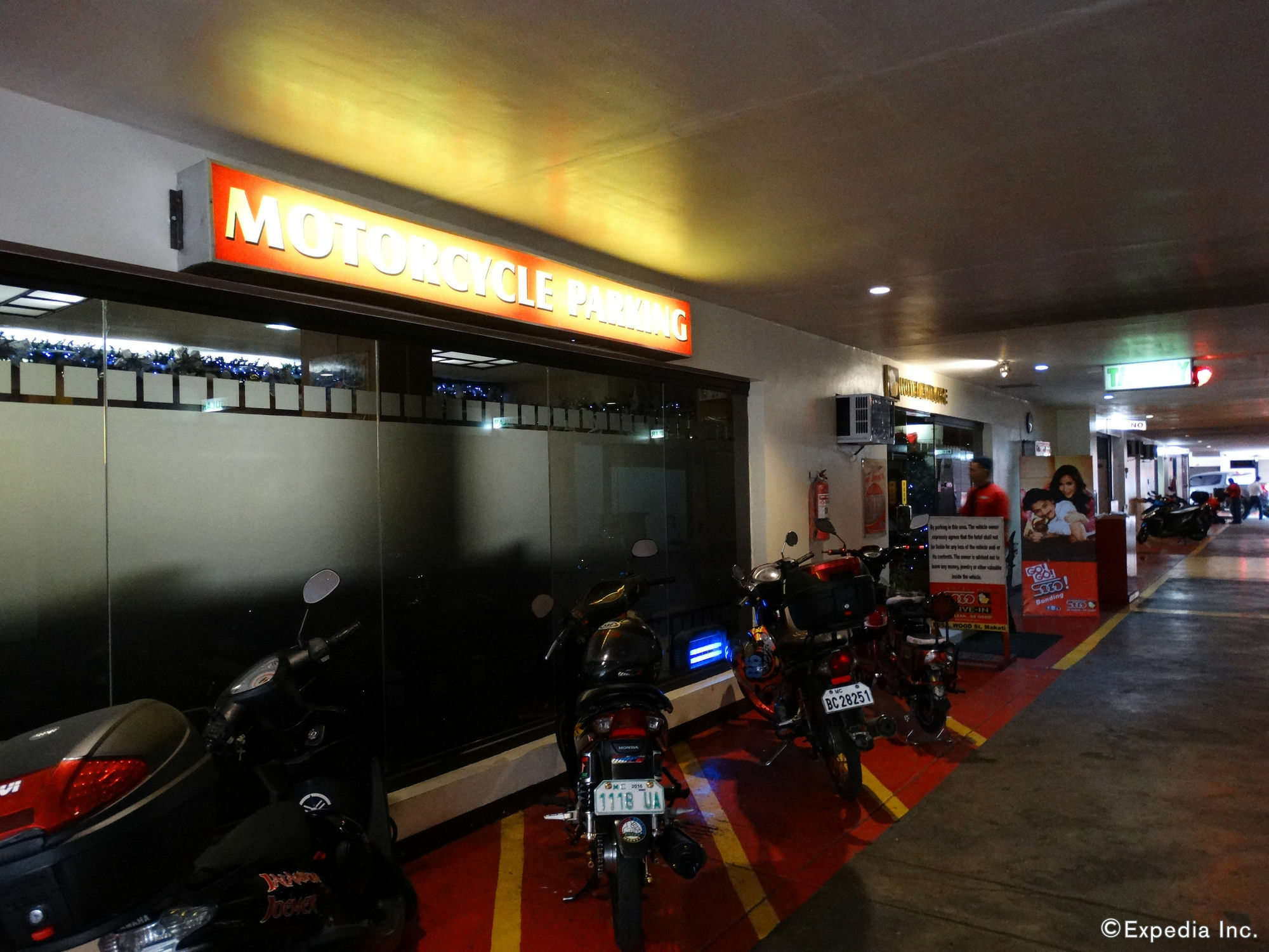 Hotel Sogo Pasay Wood Street Екстер'єр фото