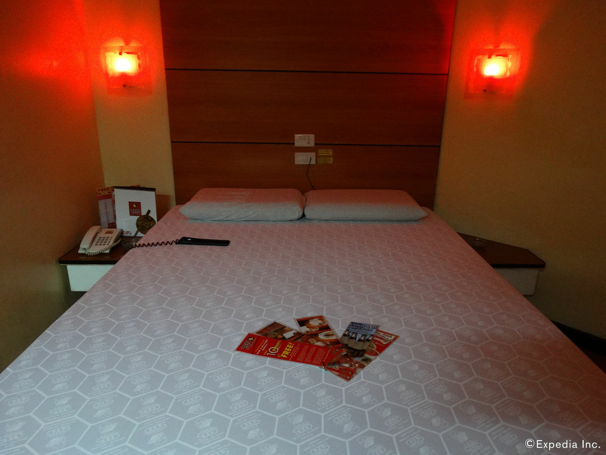Hotel Sogo Pasay Wood Street Екстер'єр фото