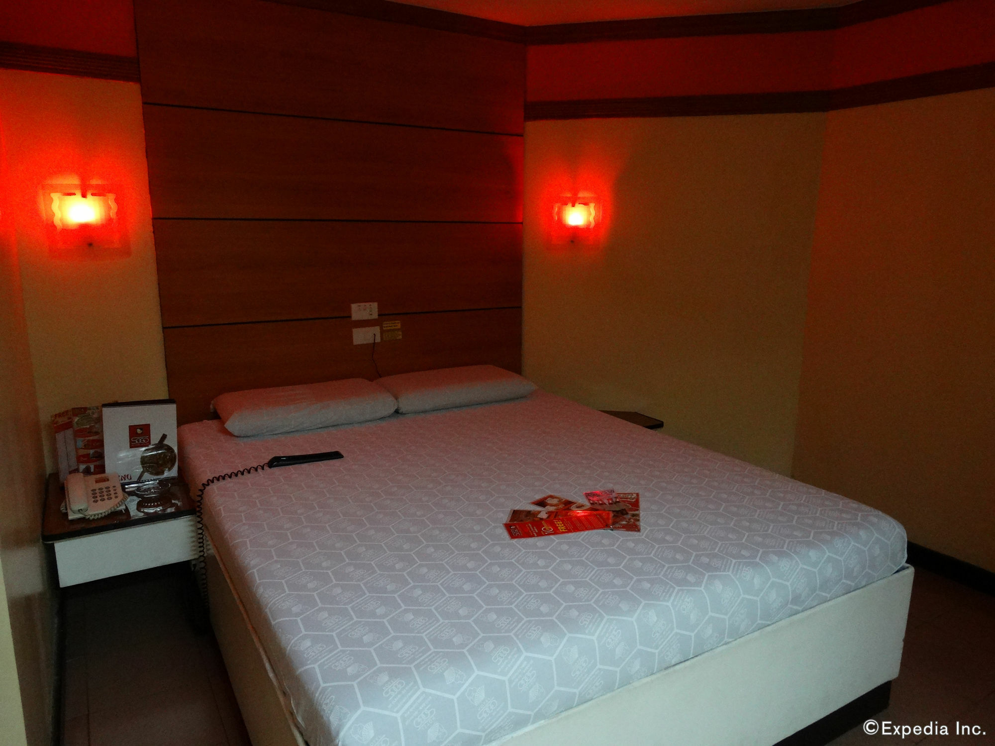 Hotel Sogo Pasay Wood Street Екстер'єр фото