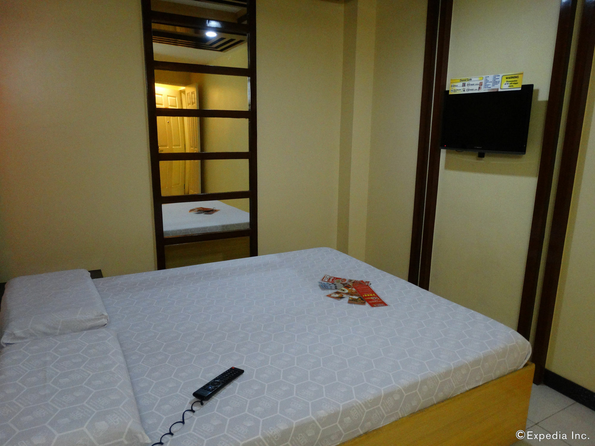 Hotel Sogo Pasay Wood Street Екстер'єр фото