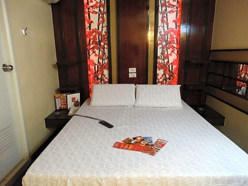 Hotel Sogo Pasay Wood Street Екстер'єр фото