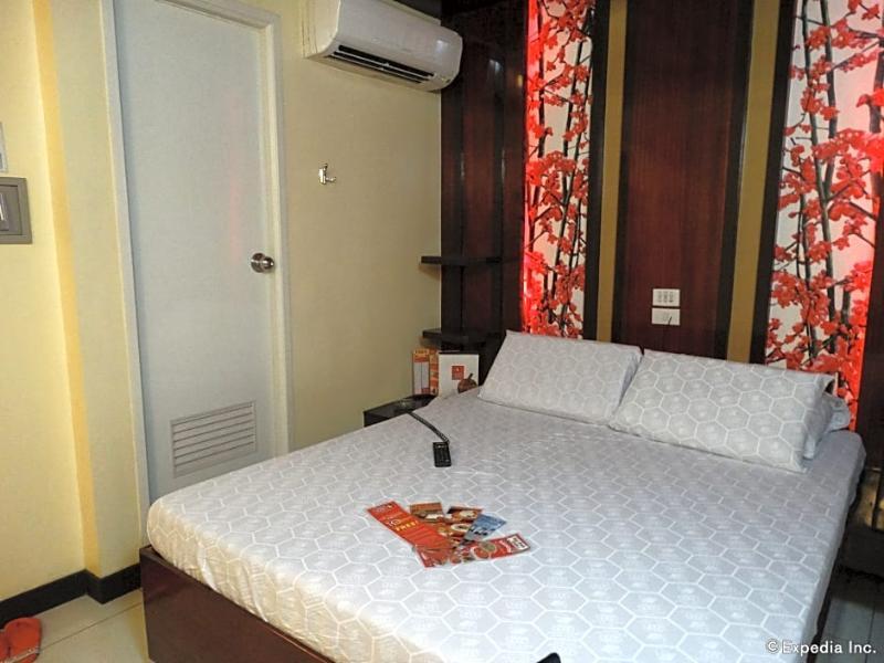 Hotel Sogo Pasay Wood Street Екстер'єр фото